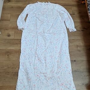 Vintage Sears ruffle collar romantic nightgown M